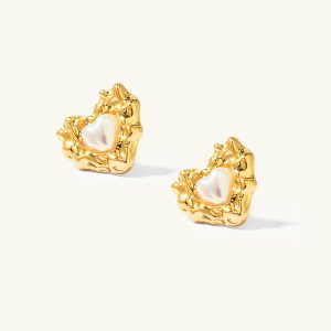 QM – 18k Gold Plated Heart Shape Pearl Stud Earrings